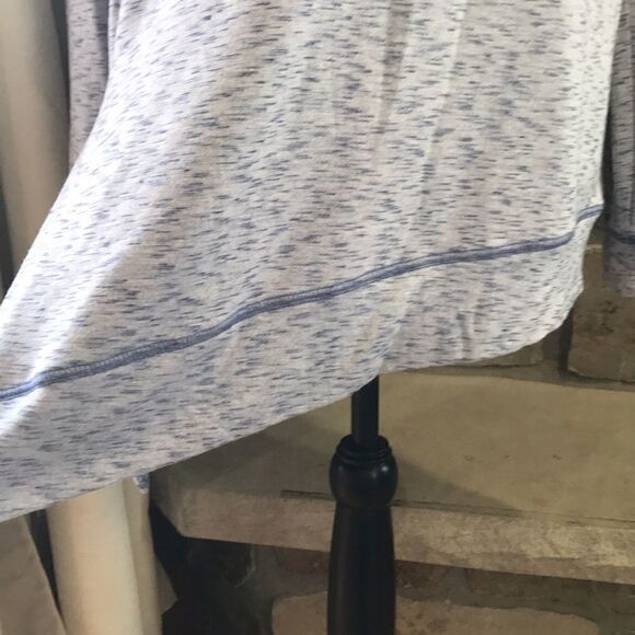 Color Thread, Woman's Long-Sl Tunic w Asymmetrical Bottom, Heathered Blue, SM - Picture 4 of 10